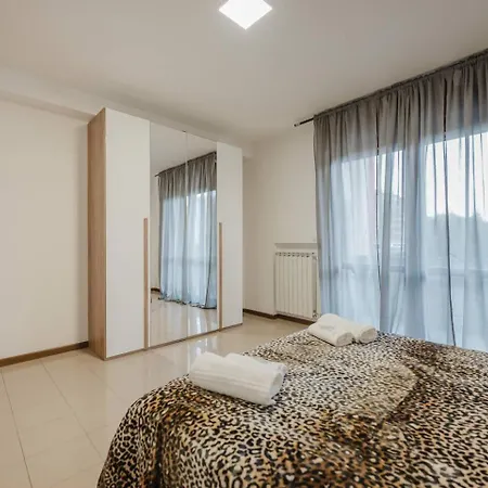 Unico 3a, 2 Camere, Parcheggio Gratis, 10 Minuti Da