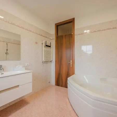 Unico 3a, 2 Camere, Parcheggio Gratis, 10 Minuti Da Apartman