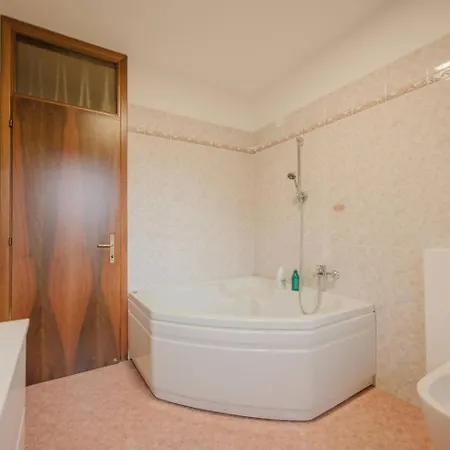 Unico 3a, 2 Camere, Parcheggio Gratis, 10 Minuti Da * Velence