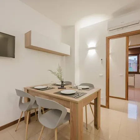 Unico 3a, 2 Camere, Parcheggio Gratis, 10 Minuti Da * Velence